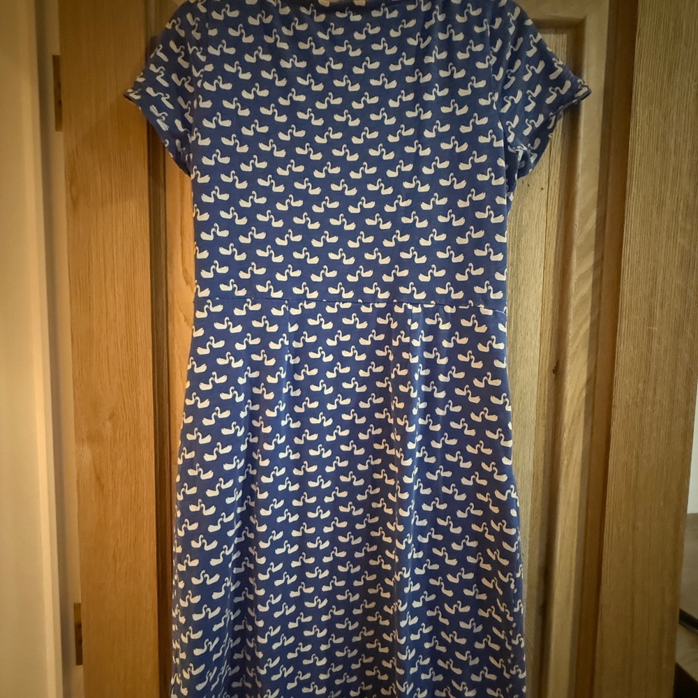 Mini Boden Dress Short Sleeve Blue with White Swan Print - Picture 4 of 5